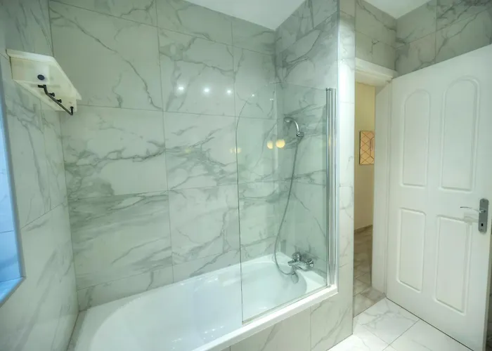 Elegant 2 Bedroom In Lmif1-1 Apartment *