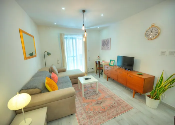 Elegant 2 Bedroom In Lmif1-1 Apartment *